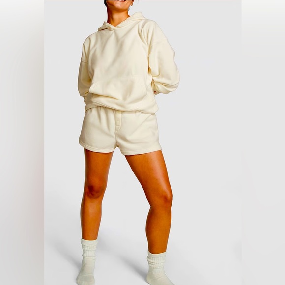 Victoria Secret Pink 2Pc Pajama Set Cream Polar Fleece Short & Hoodie Top New XL - Picture 5 of 9